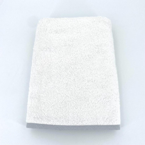 Drap de douche brodé gris